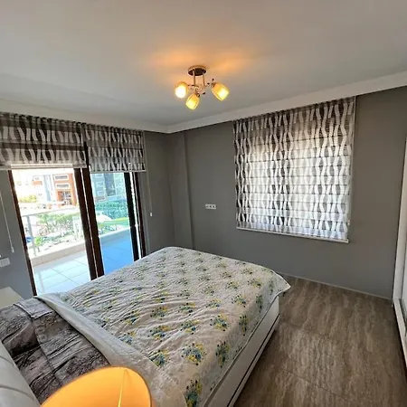 Apartment Penthouse 4 Bedrooms, 1 Living Room, To The Sea 7 Minutes Walk