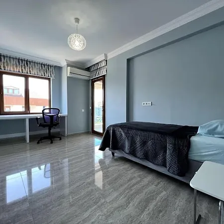 Penthouse 4 Bedrooms, 1 Living Room, To The Sea 7 Minutes Walk Apartment Alanya