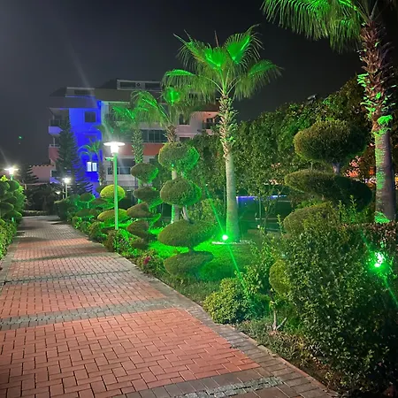 Апартаменты Penthouse 4 Bedrooms, 1 Living Room, To The Sea 7 Minutes Walk Алания