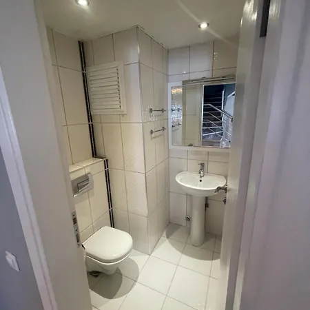 Apartment Penthouse 4 Bedrooms, 1 Living Room, To The Sea 7 Minutes Walk Alanya