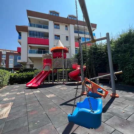 Апартаменты Penthouse 4 Bedrooms, 1 Living Room, To The Sea 7 Minutes Walk