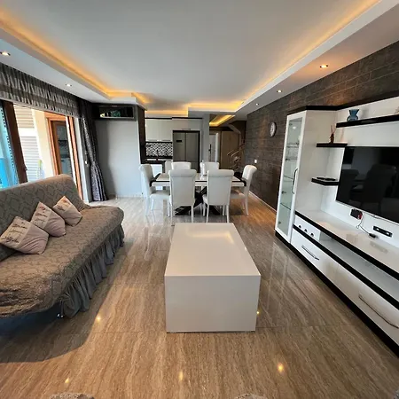 Penthouse 4 Bedrooms, 1 Living Room, To The Sea 7 Minutes Walk * Alanya