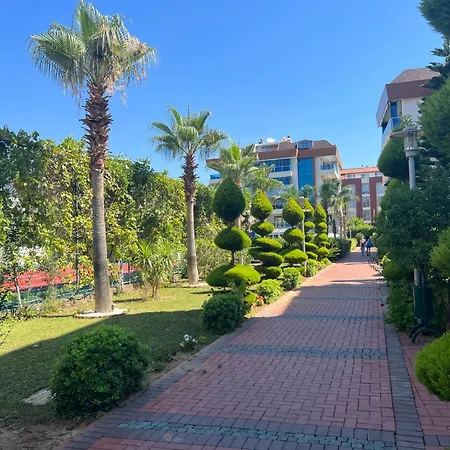Apartment Penthouse 4 Bedrooms, 1 Living Room, To The Sea 7 Minutes Walk