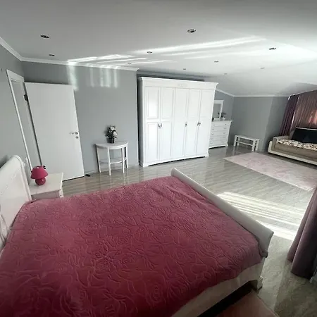 Апартаменты Penthouse 4 Bedrooms, 1 Living Room, To The Sea 7 Minutes Walk Алания