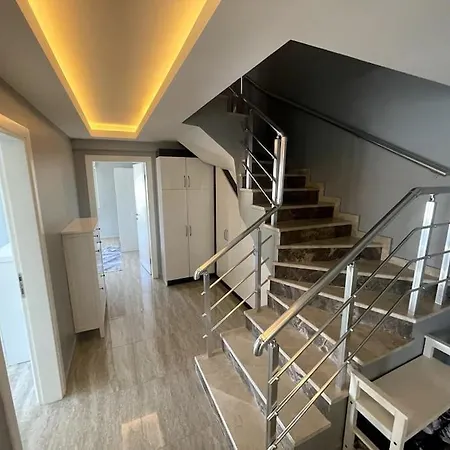 Penthouse 4 Bedrooms, 1 Living Room, To The Sea 7 Minutes Walk * Alanya