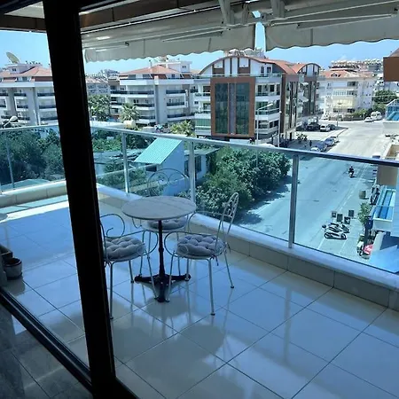 Penthouse 4 Bedrooms, 1 Living Room, To The Sea 7 Minutes Walk Алания